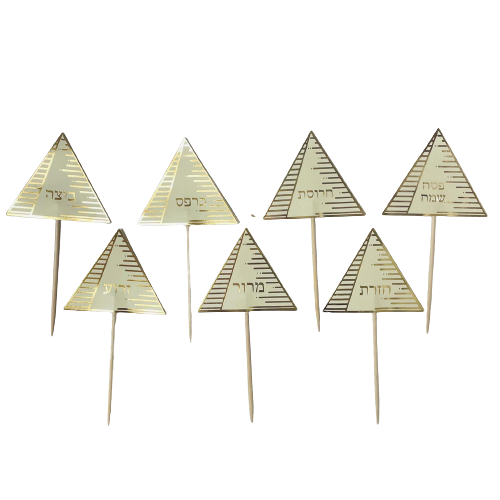 7 קיסמי פירמידות בצבע זהב