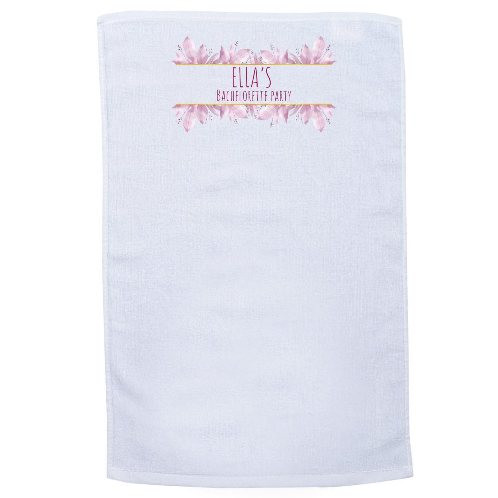 מגבת מודפסת בעיצוב פרחים עם שם