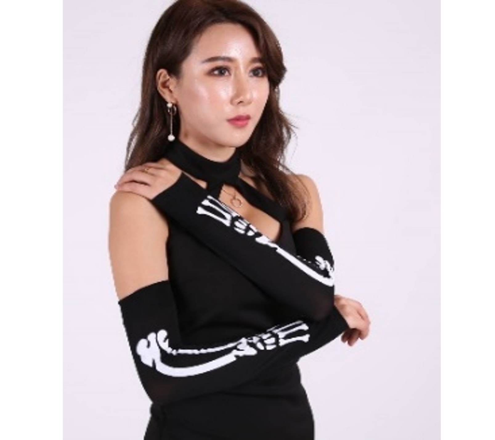 זוג כפפות עצמות