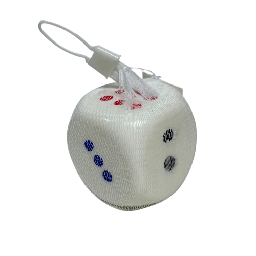 קוביית משחק גדולה נמעכת